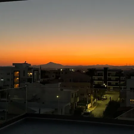 Brandnew Rooftop Flat Near Mall * 라르나카