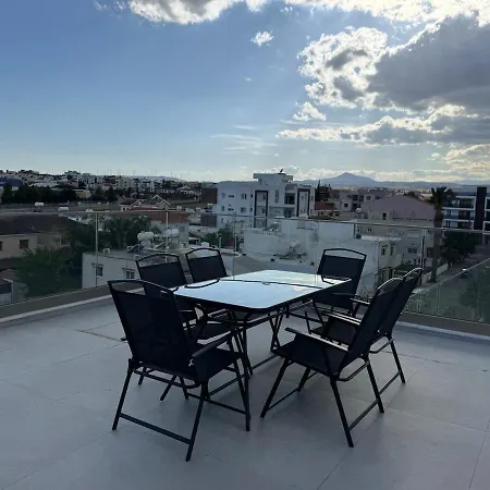 Brandnew Rooftop Flat Near Mall 라르나카