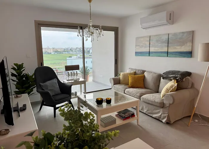 Brandnew Rooftop Flat Near Mall Apartment *