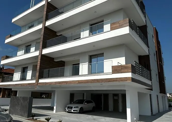 Brandnew Rooftop Flat Near Mall *