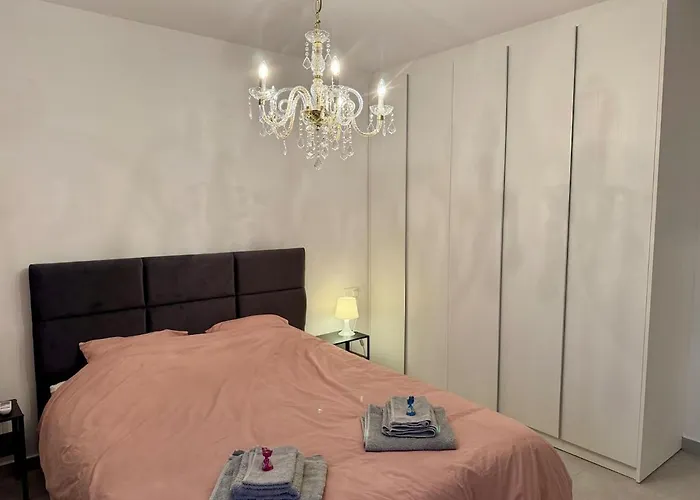 Brandnew Rooftop Flat Near Mall Apartment