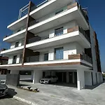 Brandnew Rooftop Flat Near Mall *